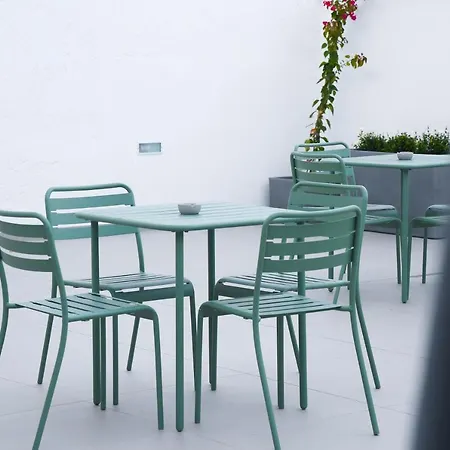 Benefici Отель типа 